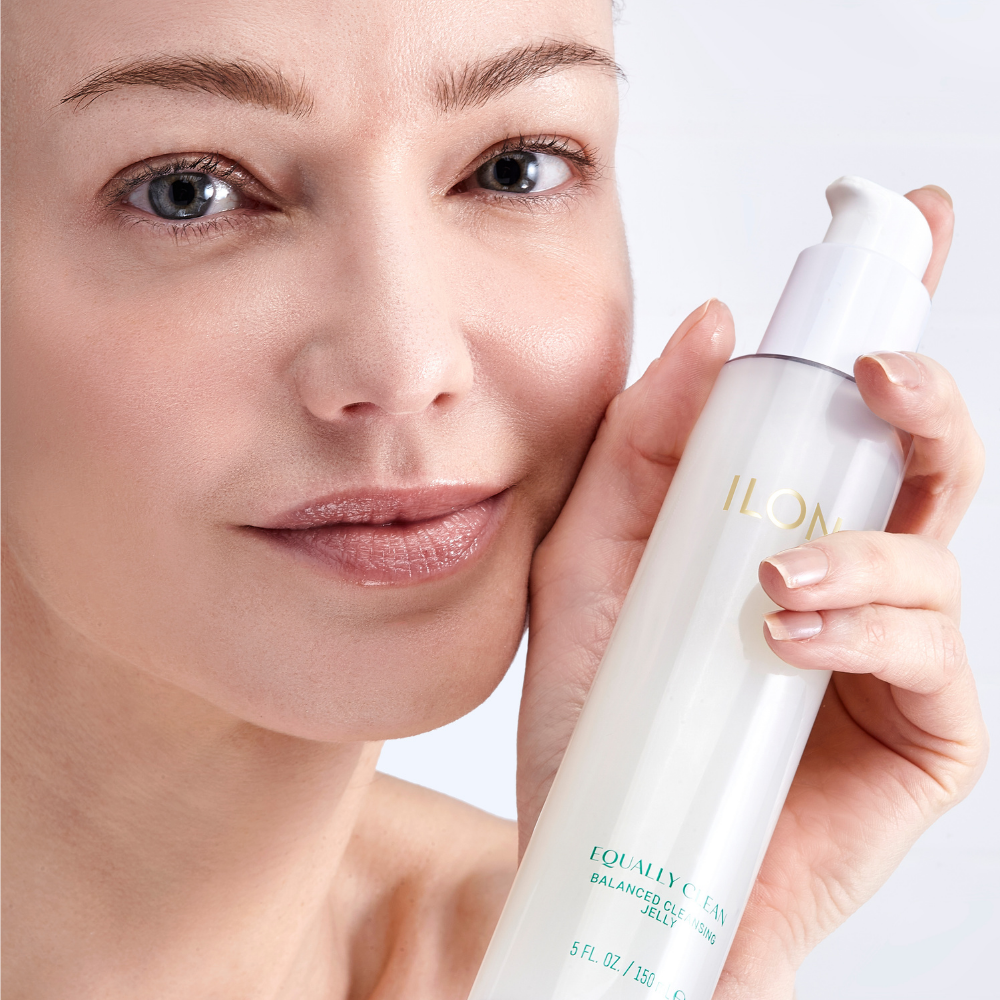 ILONA Beauty Equally Clean Balanced Cleansing Face Jelly Wash with Model